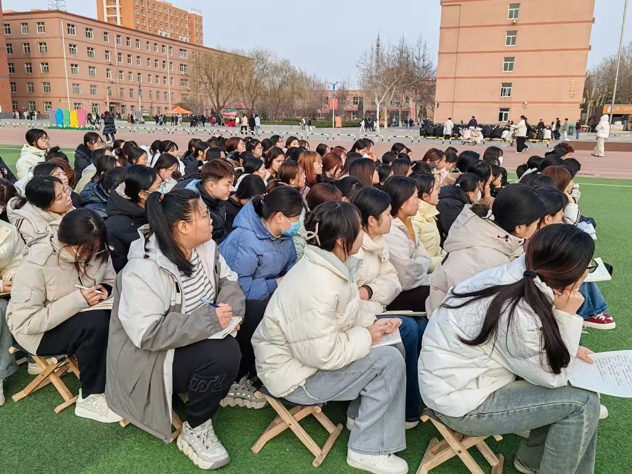 探索職業(yè)航道，校準(zhǔn)人生羅盤