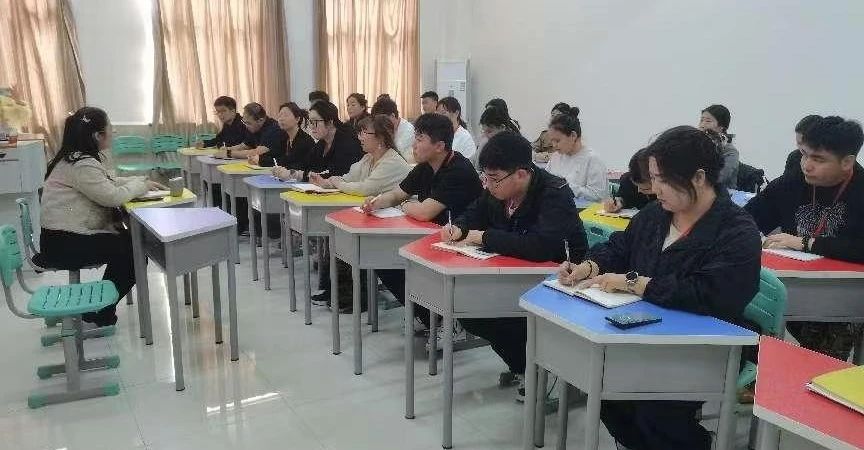 就業(yè)推進謀發(fā)展，師生齊心啟新程