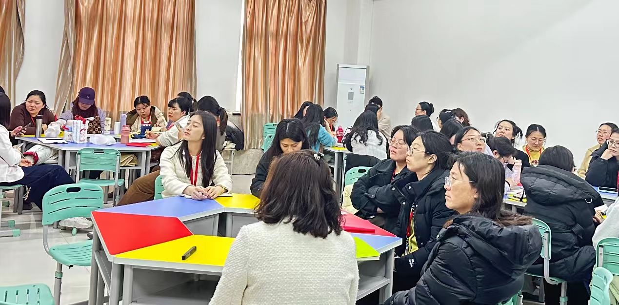 “師智杯”教師教學(xué)設(shè)計創(chuàng)新大賽如火如荼進行中 ——教師交流促成長