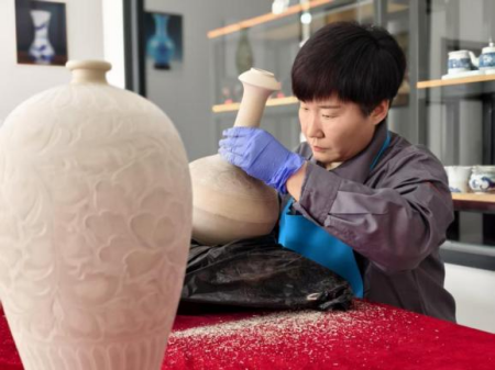 傳承匠心 創(chuàng)新設計 產品設計專業(yè)陶藝工坊特色教學