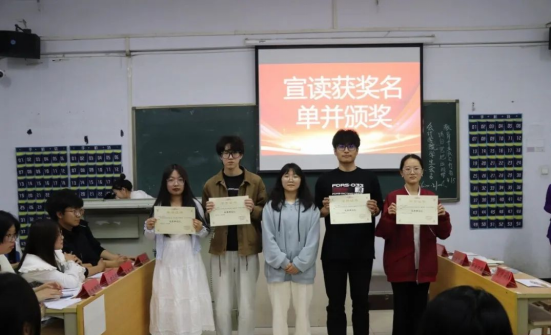 深化協(xié)同創(chuàng)新賦能全面發(fā)展——會(huì)計(jì)學(xué)院2025年4月工作月度總結(jié)