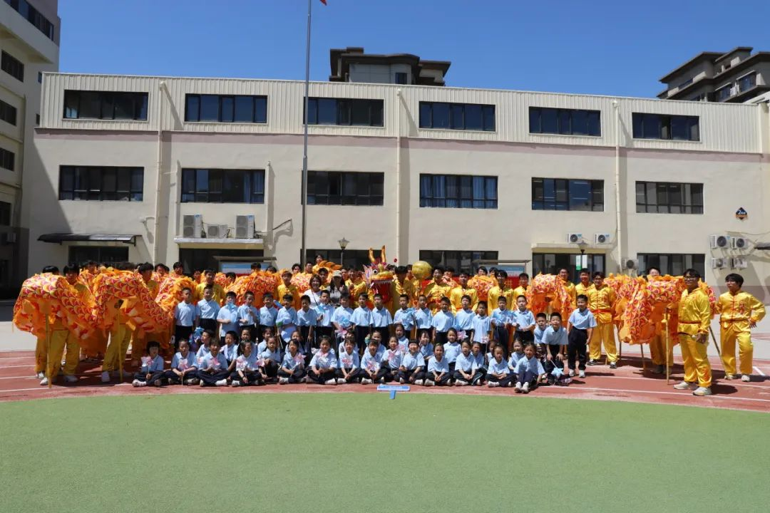 龍舞翩躚潤童心,美育芳華育幼苗