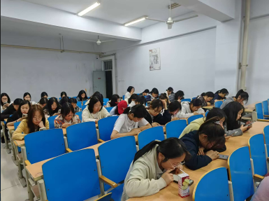 保定理工學(xué)院成功舉辦第五屆“外教社·詞達(dá)人杯”全國(guó)大學(xué)生英語(yǔ)詞匯能力大賽