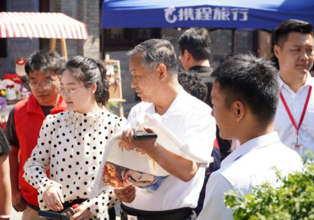 匠心非遺煥新顏 校館聯(lián)袂啟新篇 ——保定理工學(xué)院非遺手工市集燃動(dòng)淮軍公所博物館