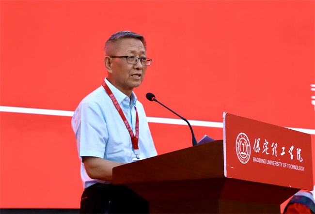 執(zhí)青春之筆書華章 攜母校之盼赴遠方——保定理工學(xué)院2025屆畢業(yè)典禮圓滿落幕
