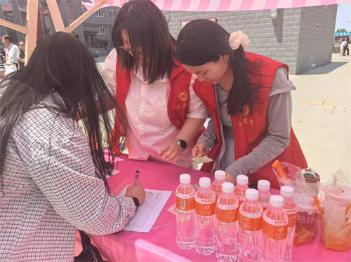 校園尋跡承師韻，家校同銘畢業(yè)情
