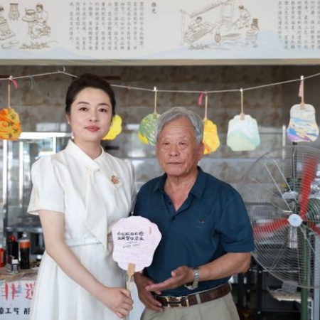“家校藝站，共赴新程”藝術(shù)學(xué)院2025屆畢業(yè)典禮暨家長接待日圓滿舉行