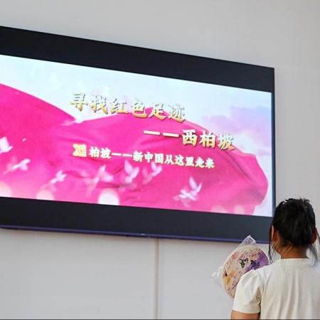 “家校藝站，共赴新程”藝術(shù)學(xué)院2025屆畢業(yè)典禮暨家長接待日圓滿舉行