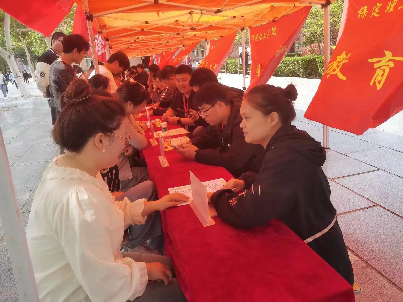 就業(yè)指導(dǎo)零距離，職場未來更可期