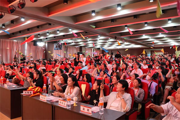 【畢業(yè)序章，新程啟航】保定理工學院經濟學院2025屆畢業(yè)典禮暨學位授予儀式圓滿落幕