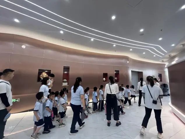 保定理工學(xué)院||教育學(xué)院||童心探學(xué)府，萌趣啟新程——史莊實驗幼兒園走進(jìn)保定理工學(xué)院參觀研學(xué)