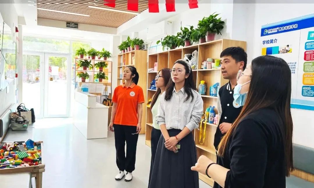保定理工學院‖教育學院‖探訪貝佳感統(tǒng)兒童會館，開啟深度合作新篇章
