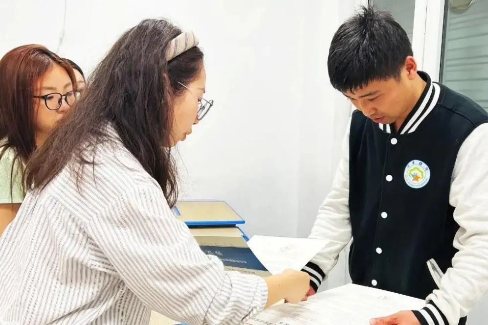 保定理工學院‖教育學院‖探訪貝佳感統(tǒng)兒童會館，開啟深度合作新篇章