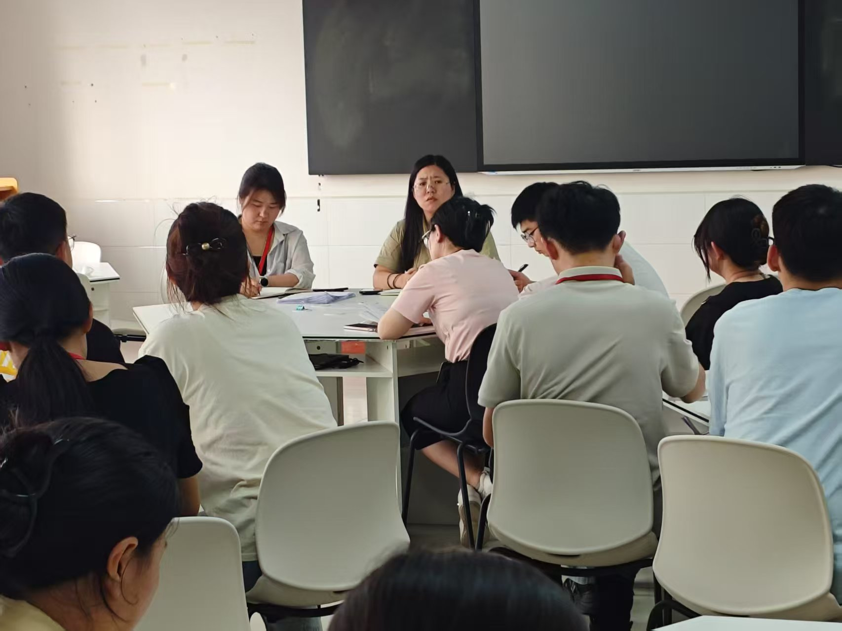 保定理工學(xué)院||教育學(xué)院||探研賦能，育心鑄才——輔導(dǎo)員培訓(xùn)會(huì)