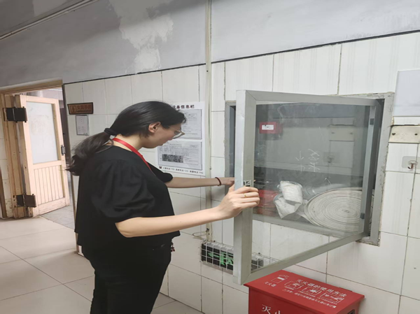 安全教育|保定理工學(xué)院|管理學(xué)院|端午粽香飄，安全防線牢
