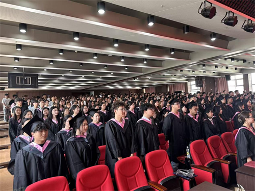 外國語學院隆重舉行2025屆畢業(yè)典禮暨學位授予儀式
