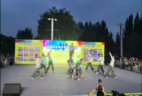 保定理工學(xué)院啦啦操隊 勇奪全國聯(lián)賽（保定站）公開青年乙組單項冠、亞軍