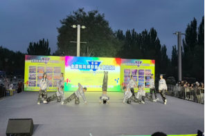 保定理工學(xué)院啦啦操隊 勇奪全國聯(lián)賽（保定站）公開青年乙組單項冠、亞軍