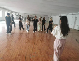 保定理工學(xué)院啦啦操隊 勇奪全國聯(lián)賽（保定站）公開青年乙組單項冠、亞軍