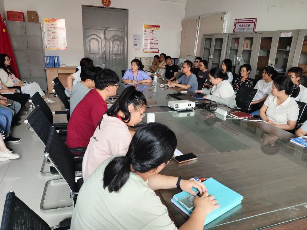 聚焦成長路徑 破解發(fā)展難題 資源與工程技術(shù)學(xué)院召開新教師座談會(huì)