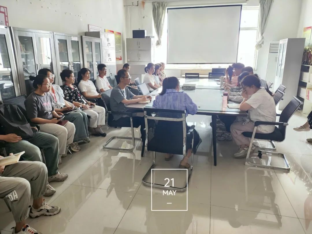 聚焦成長路徑 破解發(fā)展難題 資源與工程技術(shù)學(xué)院召開新教師座談會(huì)