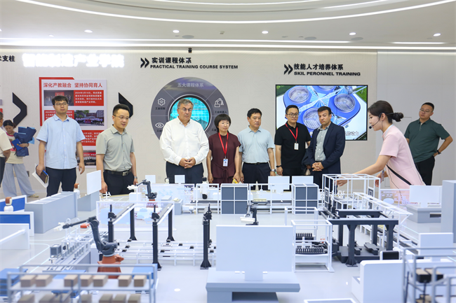 塞浦路斯那波勒斯大學(xué)校長一行再度訪問保定理工學(xué)院