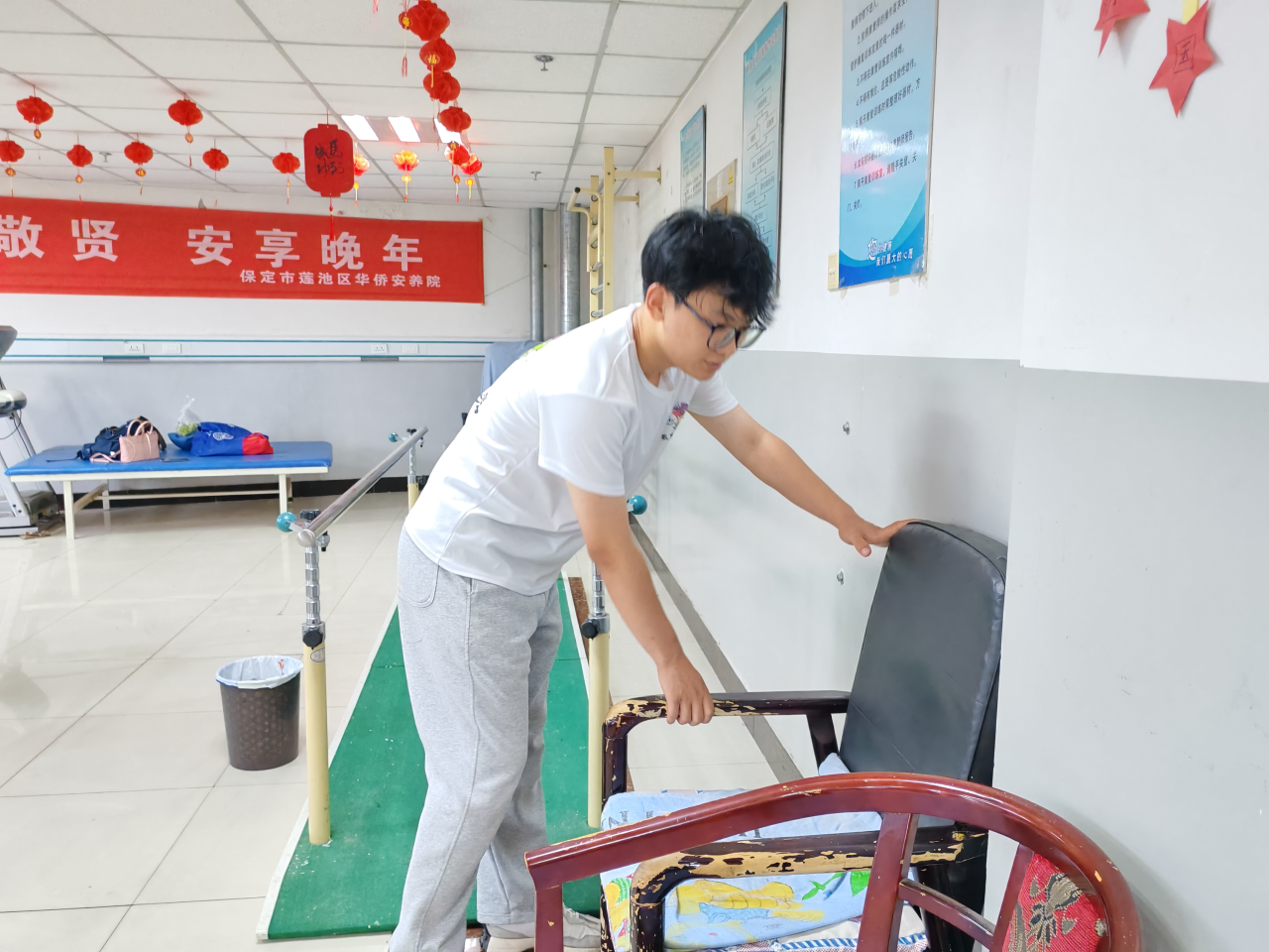 暑期社會(huì)活動(dòng)實(shí)踐（四）：青春暖夕陽，實(shí)踐綻芳華